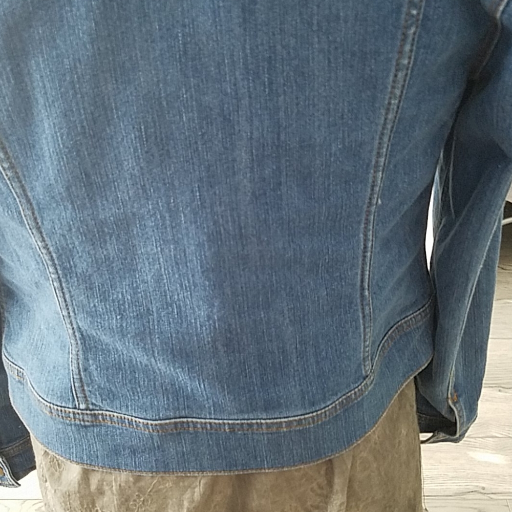 Jean jacket - Picture 2 of 3